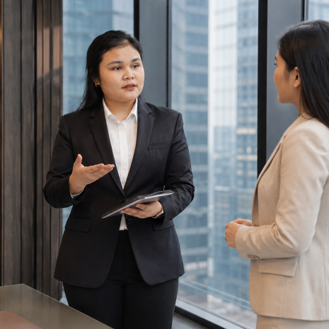 Maria Putri Lawyer